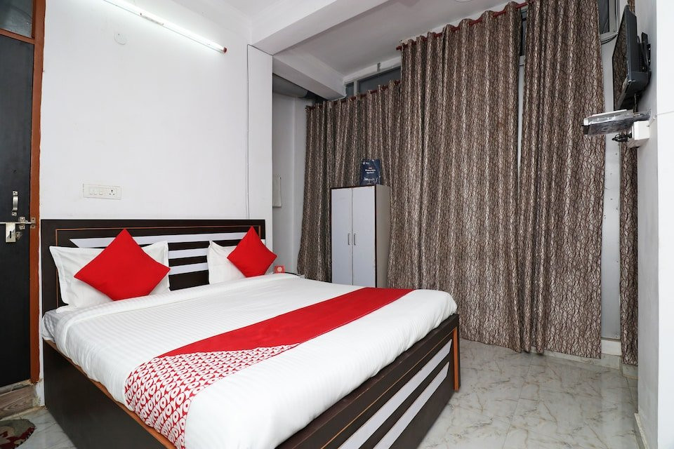 OYO 18395 Star Palace主图