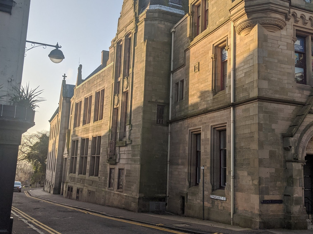 Dunfermline Carnegie Library & Galleries-丹弗姆林必去景点