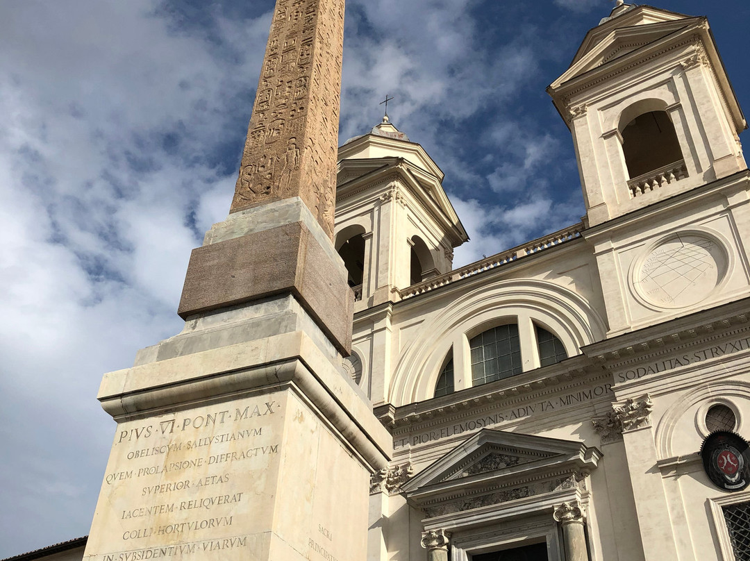 Skip the Line - Colosseum, Roman Forum, and Palatine Hill Tour景点图片