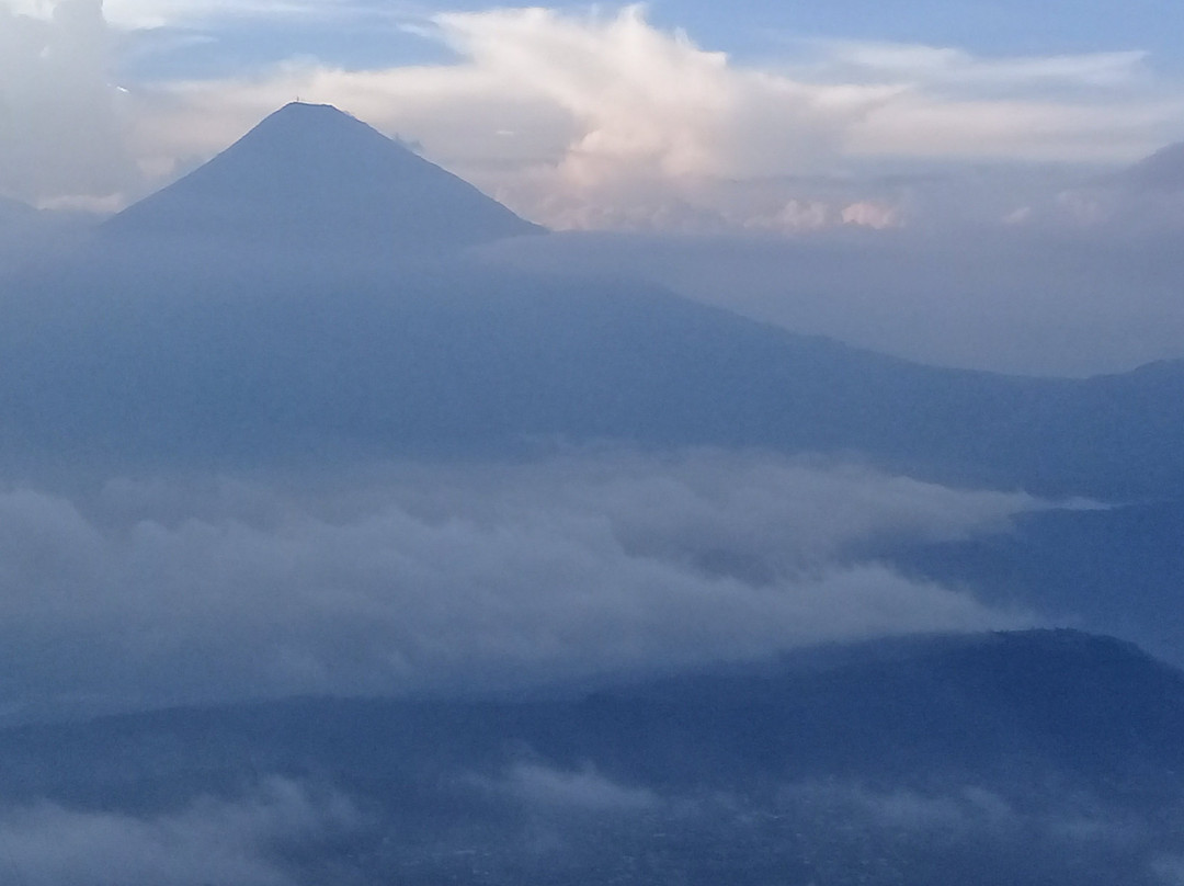 Volcano Hiking Tours景点图片