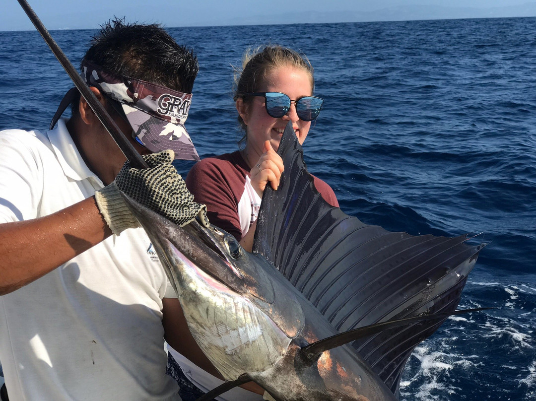 Puerto Escondido Fishing-埃斯孔迪多港必去景点