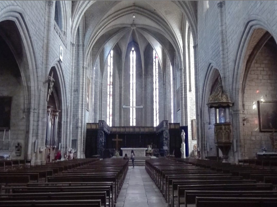 Collegiale Notre-Dame-Villefranche-de-Rouergue必去景点