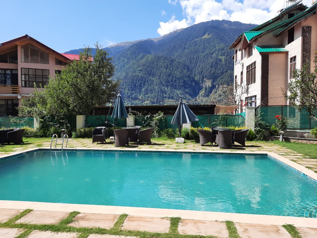 The Orchid Hotel Manali-泳池