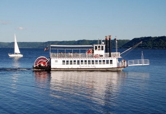 Pearl of the Lake Paddleboat-Lake City必去景点