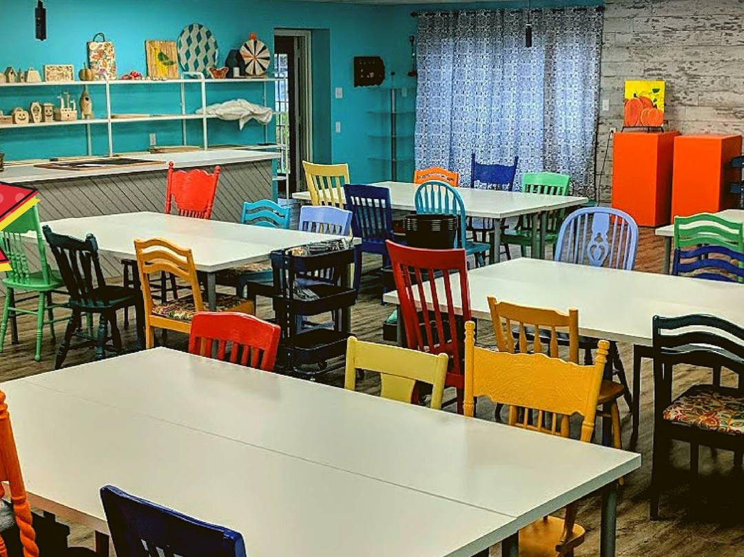 The Fearless Painter Community Craft Center-伯克利斯普林斯必去景点