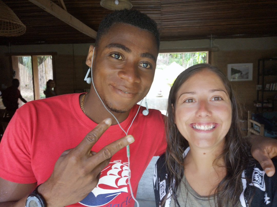 Ahanta Waves Surf School & Camp-Busua必去景点