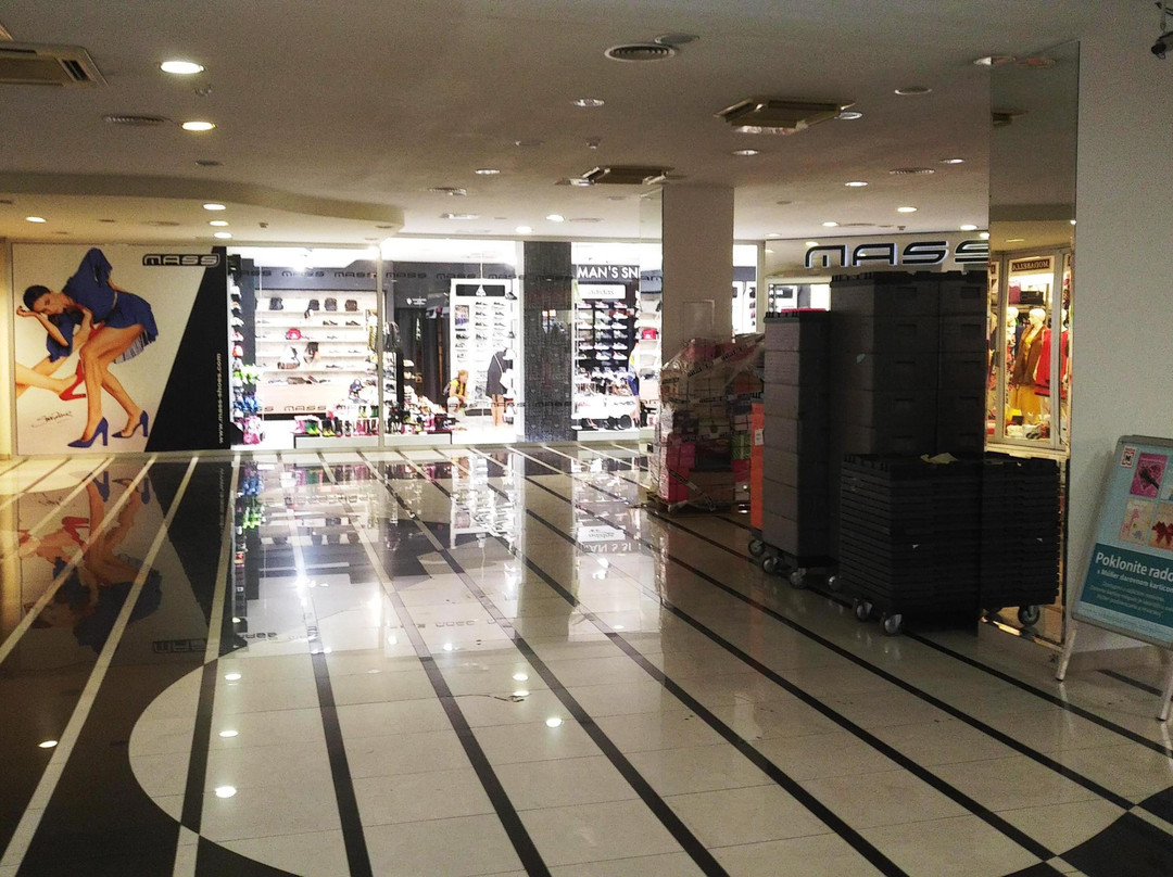 Shopping Centre Merces景点图片