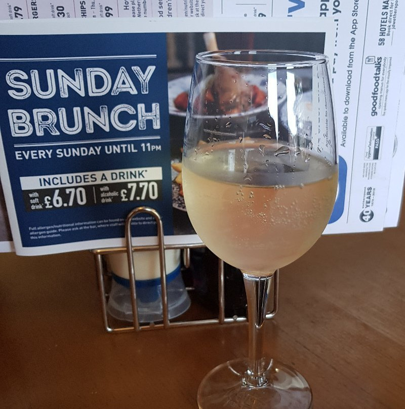 Wetherspoon Hotel - The Golden Acorn主图