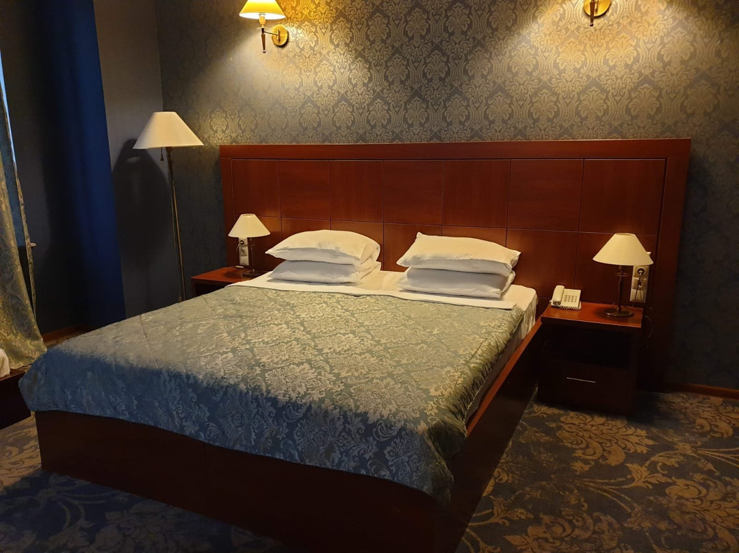 Astoria Hotel主图