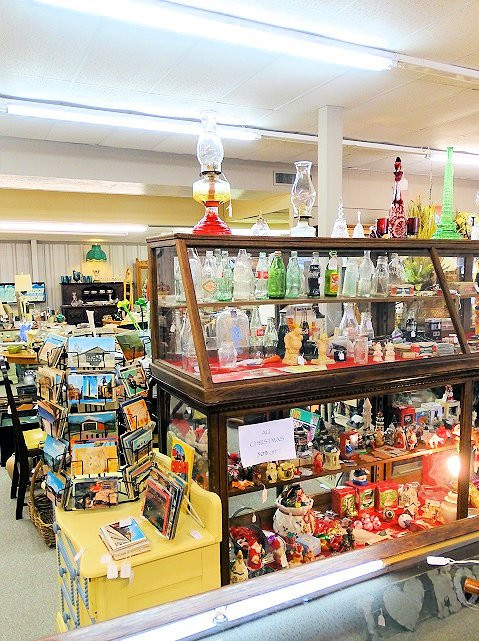 Antiques and Collectibles Marketplace景点图片