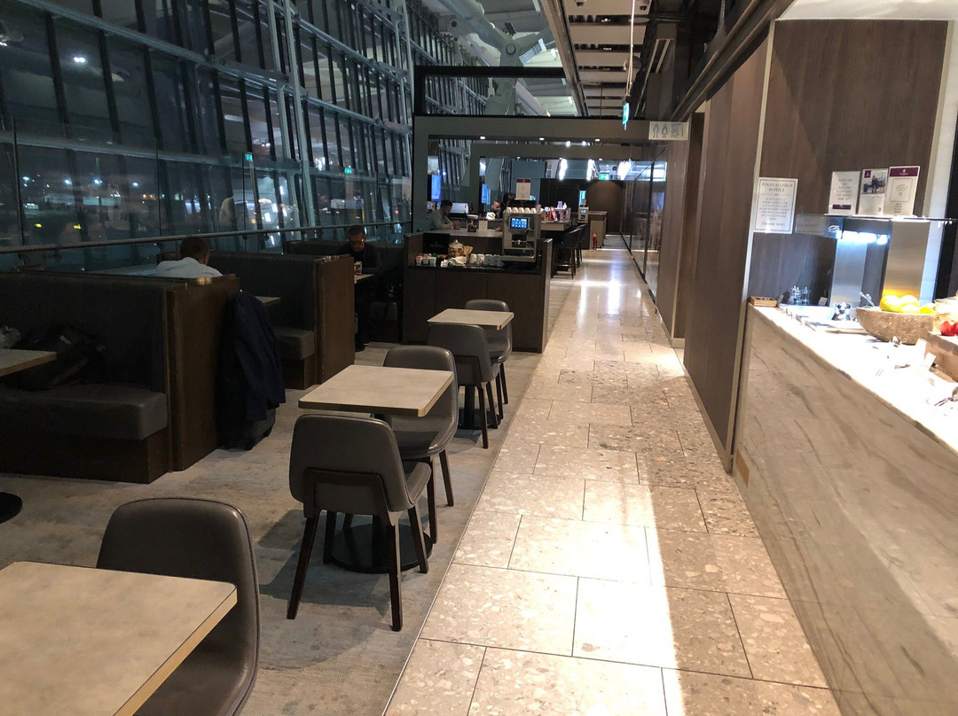 Plaza Premium Lounge Heathrow T5 Departures景点图片