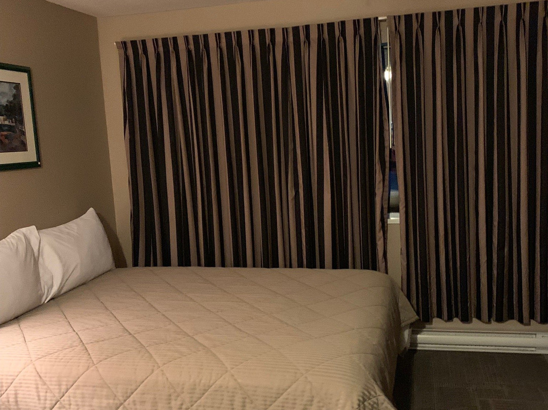 Pier Side Landing主图