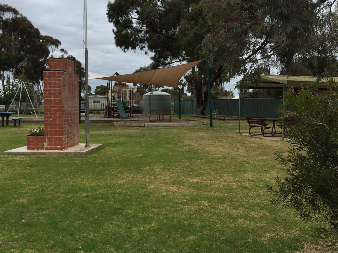 Culgoa Soilders Memorial And Childrens Playground-Culgoa必去景点