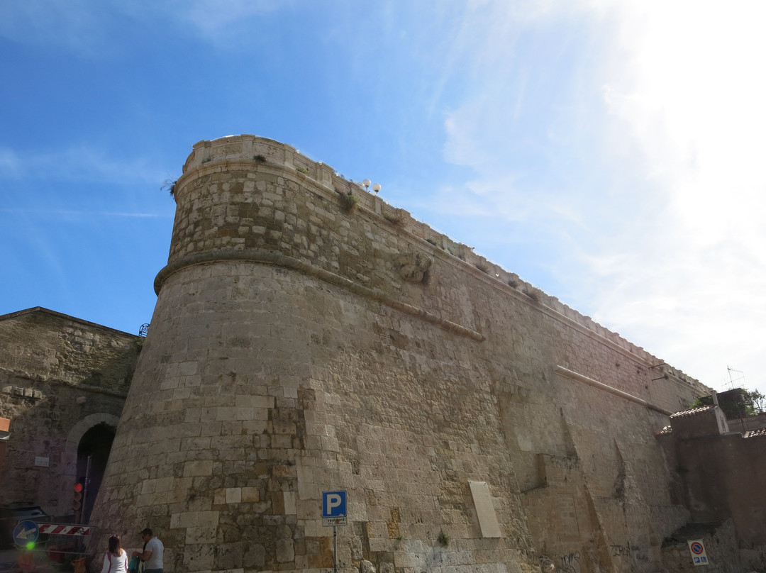 Porta Dei Due Leoni-卡利亚里省必去景点