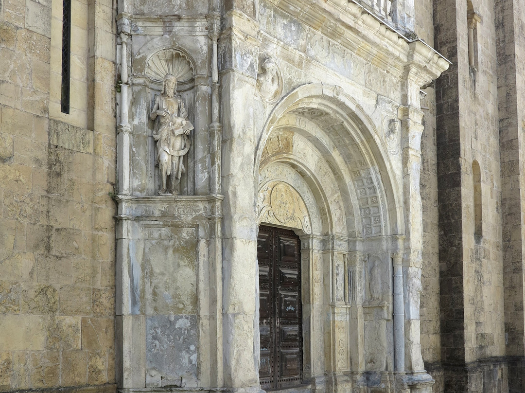 Sé Velha De Coimbra景点图片