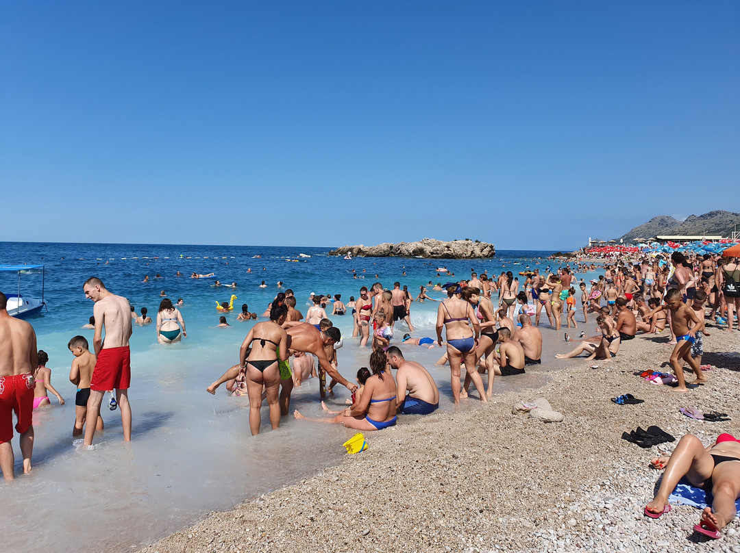 Veliki Pjesak Beach景点图片