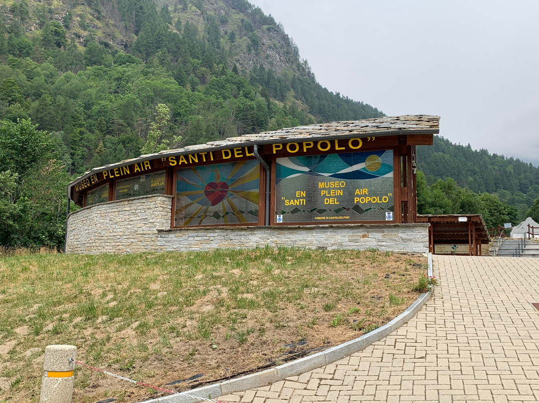 Museo En Plein Air d'arte sacra 'Santi del Popolo'-Casteldelfino必去景点