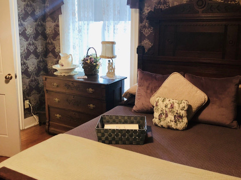 The Steamboat House主图