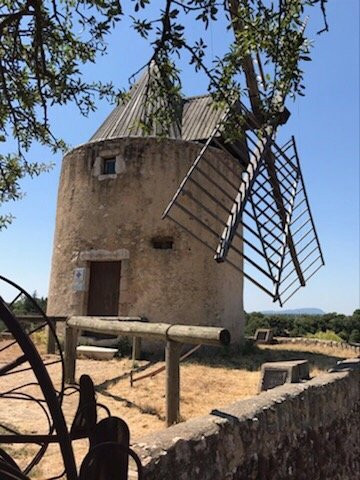 Moulin a Vent景点图片