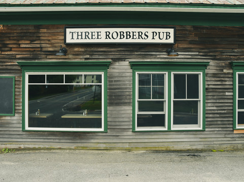 West Bowdoin餐馆和美食-Three Robbers Pub