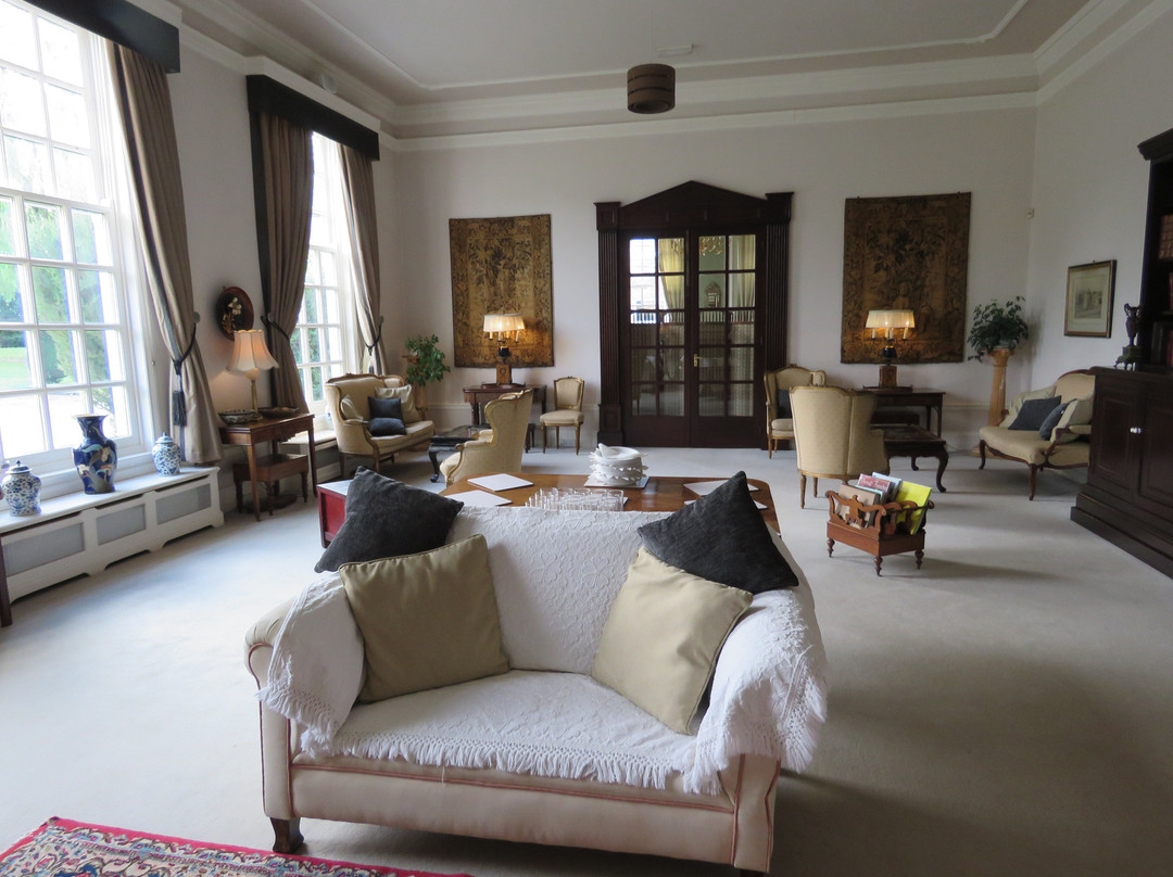 Hemswell Court主图