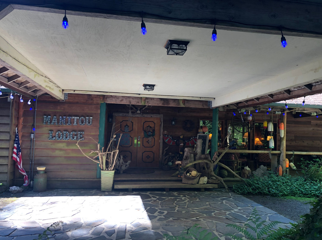 Manitou Lodge主图