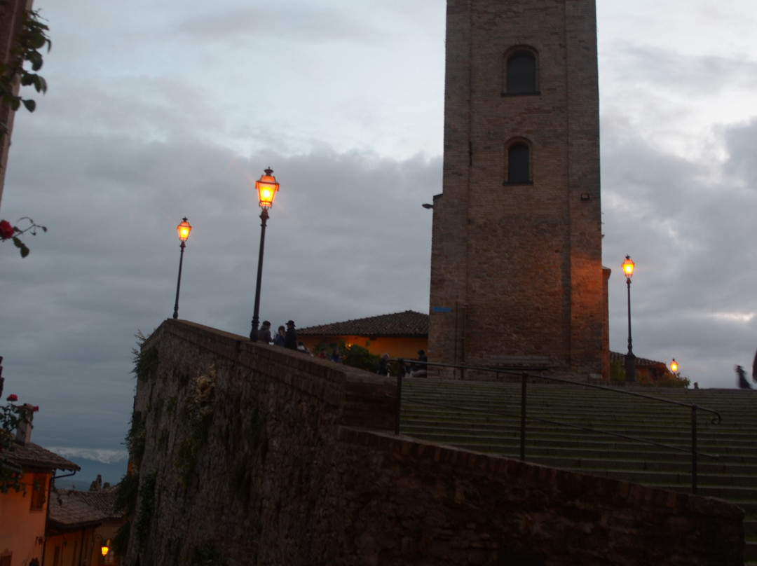 Torre Campanaria-蒙福特-达尔巴必去景点