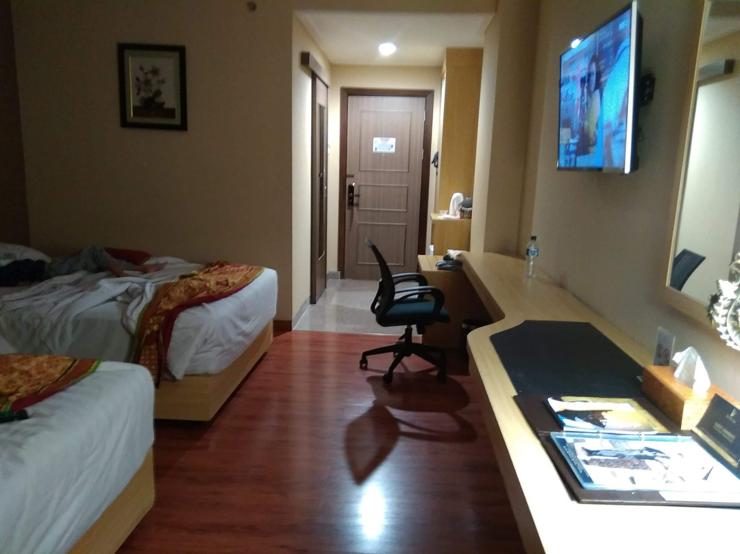 The Rich Hotel主图