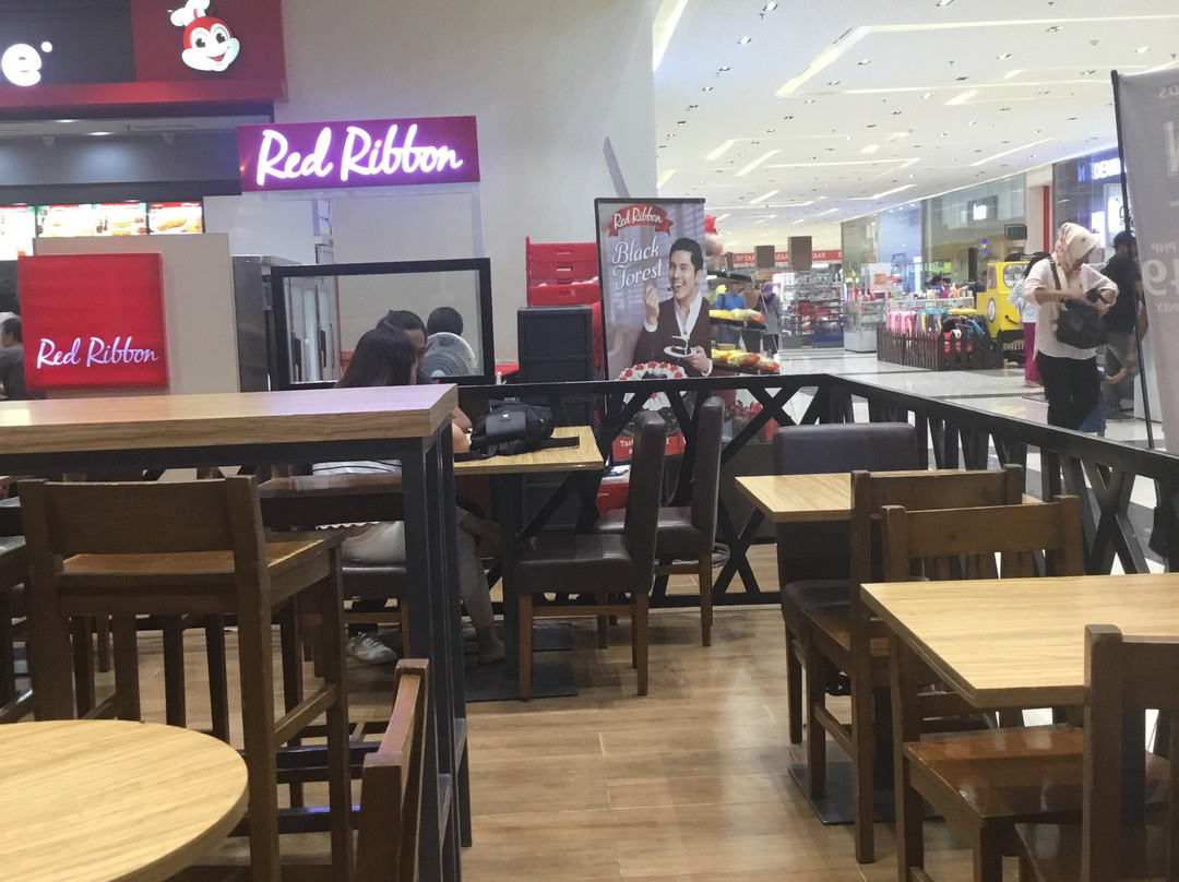 Red Ribbon Bakeshop