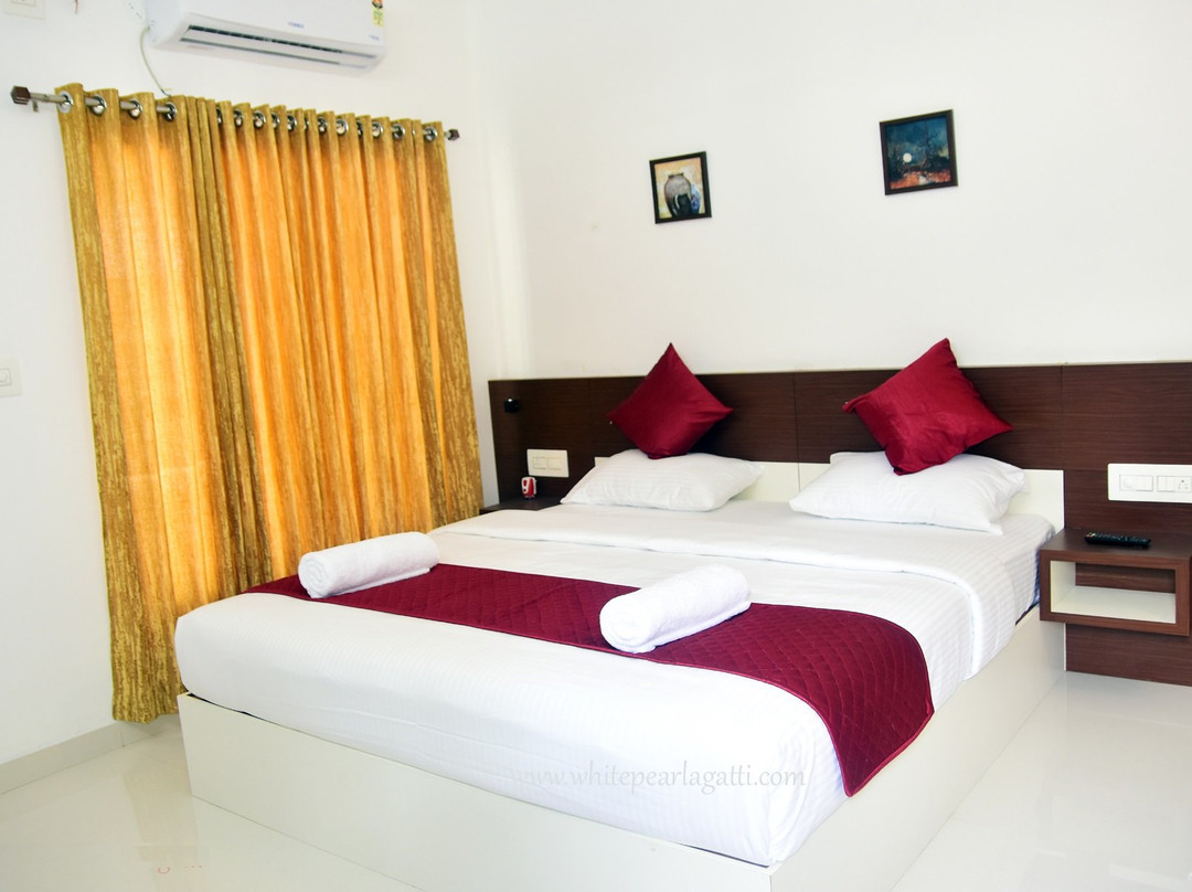 White Pearl Beach Hotel