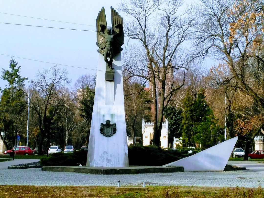 Monument to 90 Years of Aviation in Nis景点图片