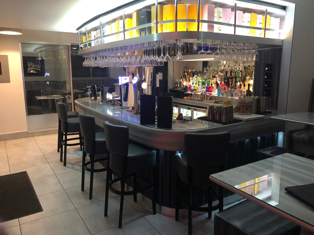 Braithwell餐馆和美食-CAMRIENNE Cocktail Bar - Braithwell