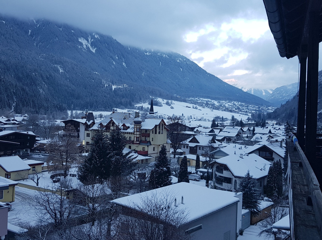 Alpenhotel Oetz主图