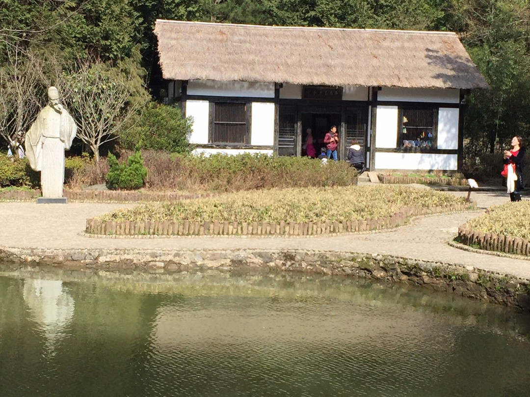 白居易草堂-九江市必去景点