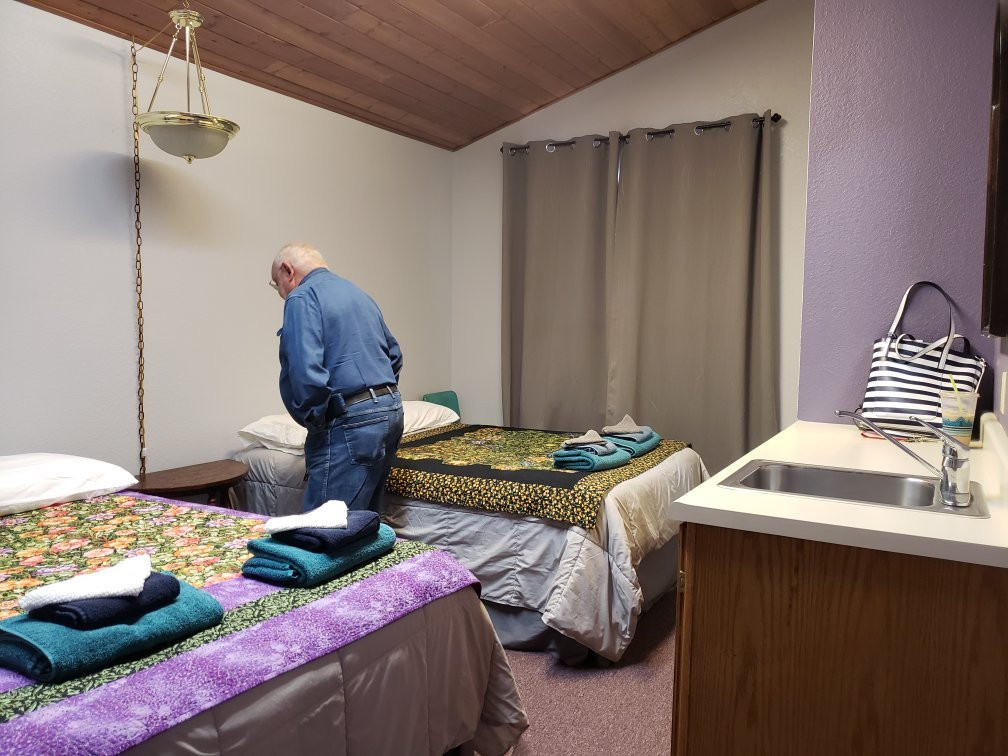 Riverside Retreat and Inn主图