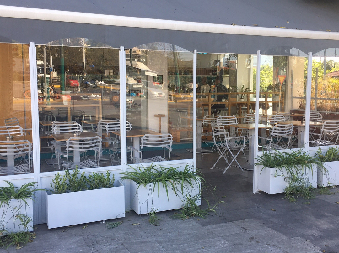 伊利昂餐馆和美食-The Lobby Boy