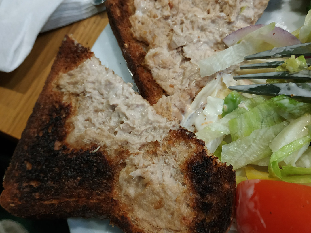 Heath Charnock旅游景点-Cheeky Monkeys