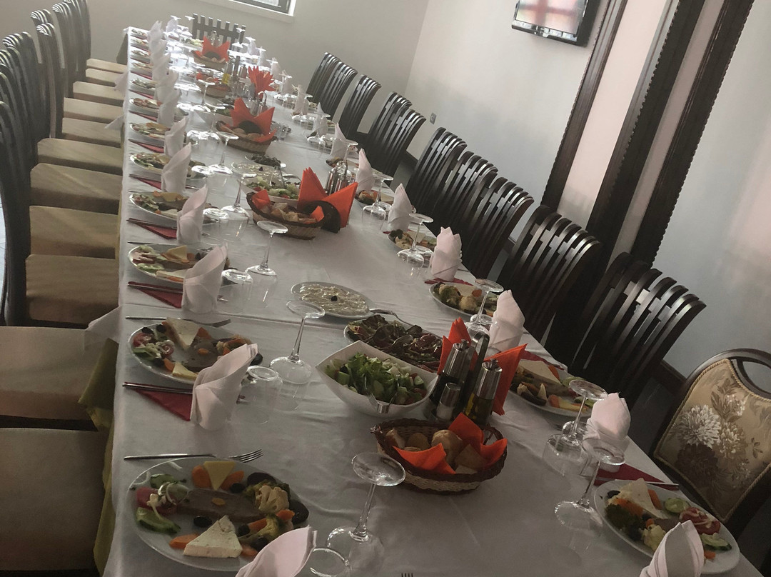 Onufri Hotel & Restaurant