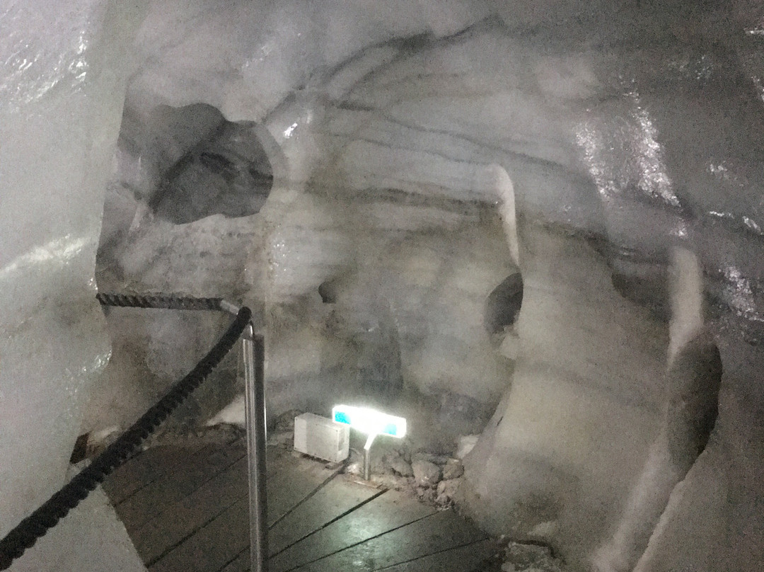 Eishöhle Tirol-纽斯帝史都拜谷必去景点