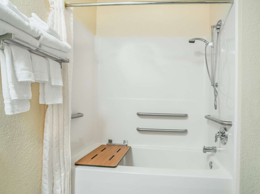 Microtel Inn & Suites by Wyndham Tomah主图