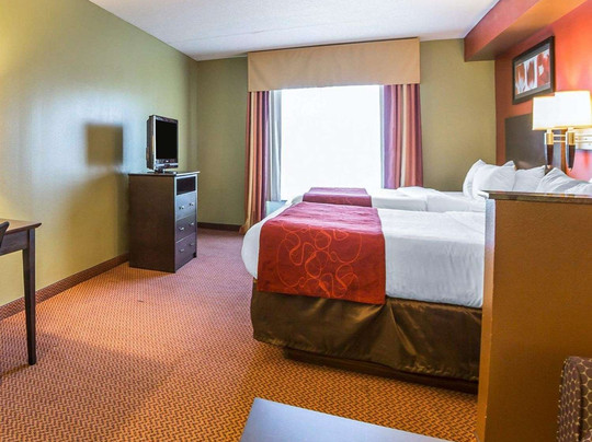 Comfort Suites East主图