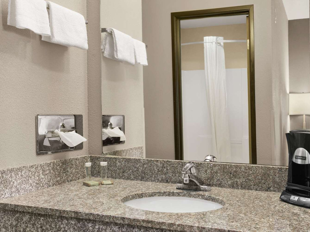 Super 8 by Wyndham Stafford/Springfield Area主图