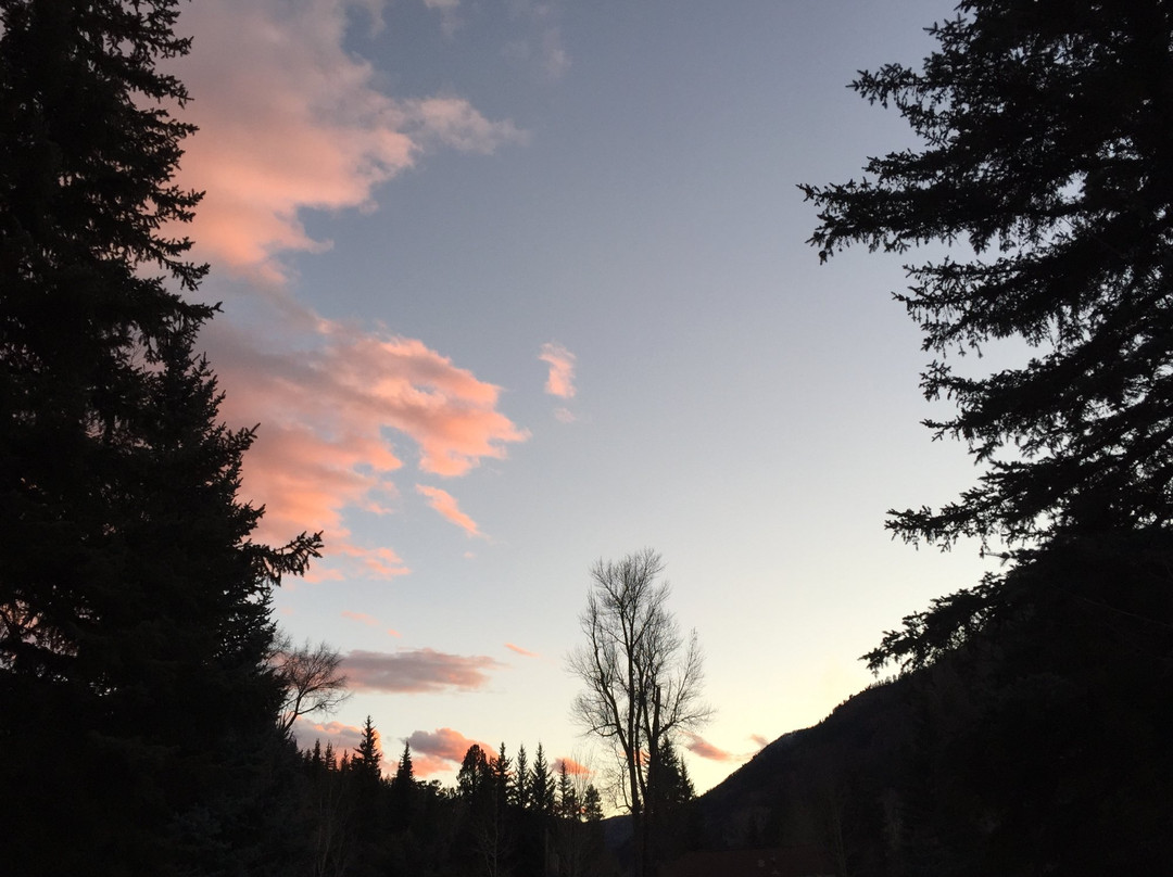 Redstone Cliffs Lodge主图