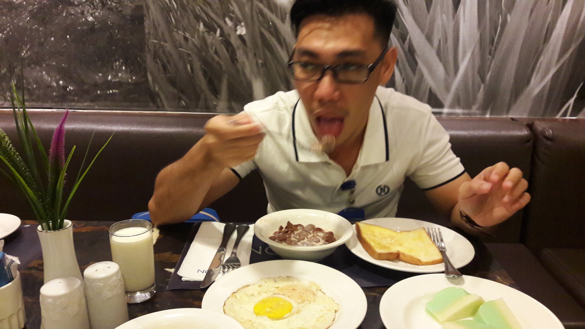 ASTON Jember Hotel & Conference Center-餐饮