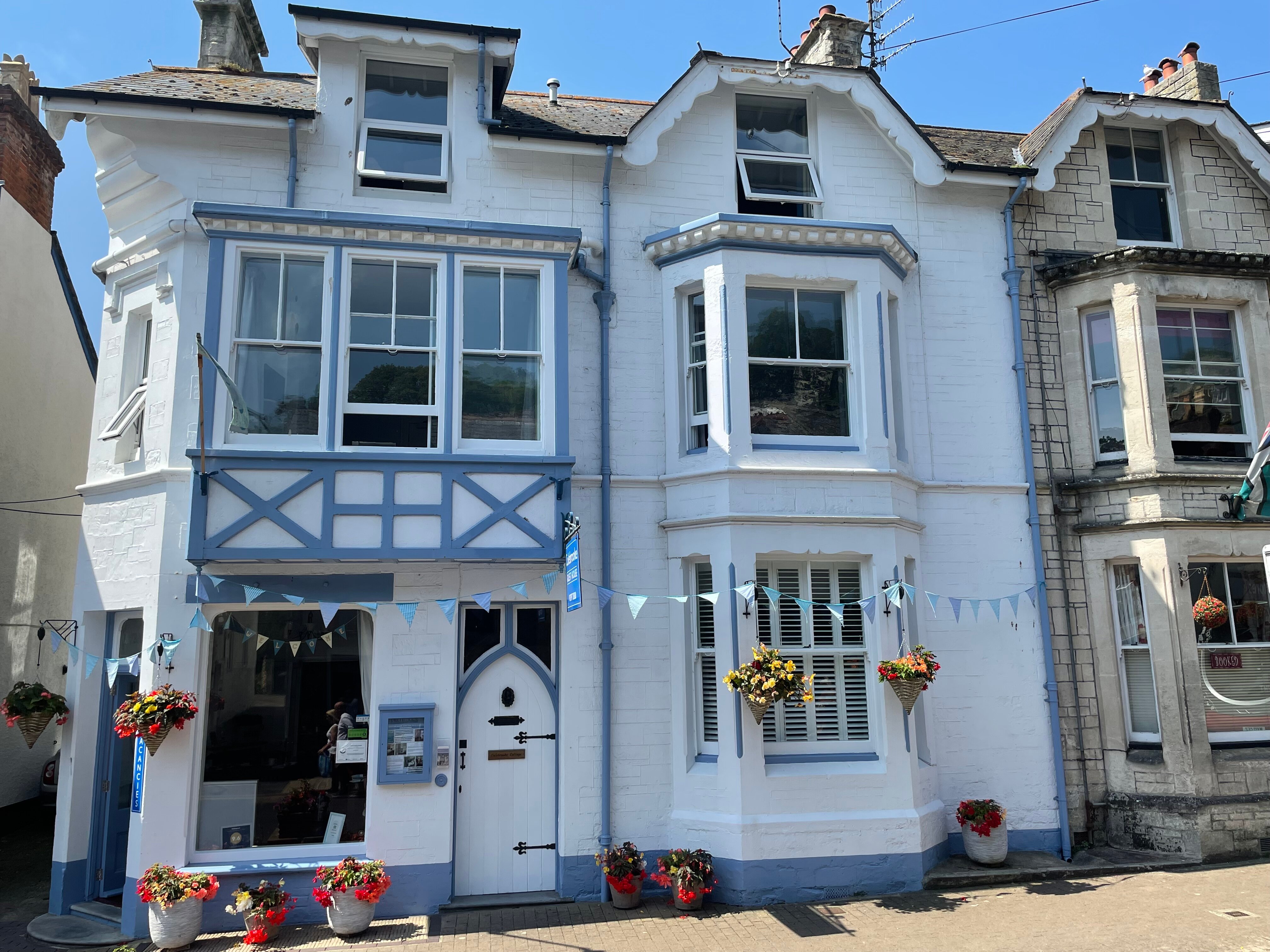 Colebrooke House-官方