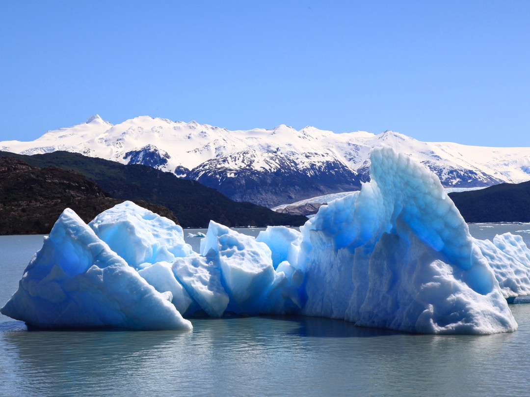 Navigation of Lago Grey