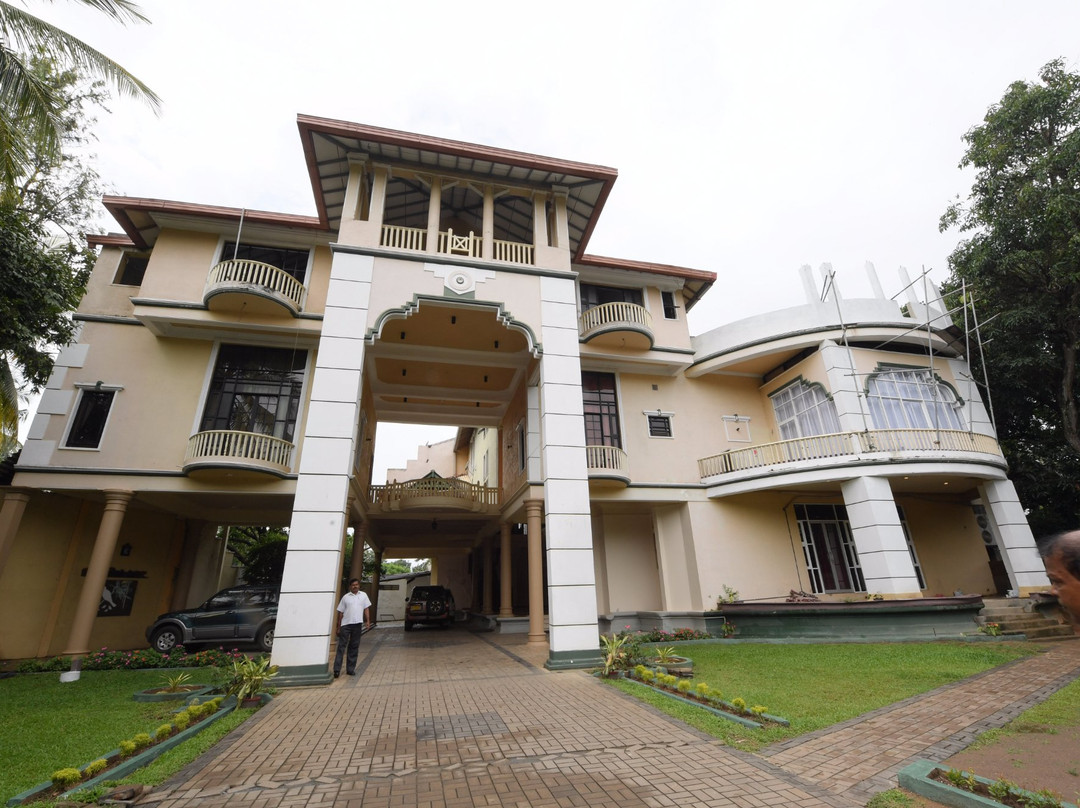 Seasons Hotel