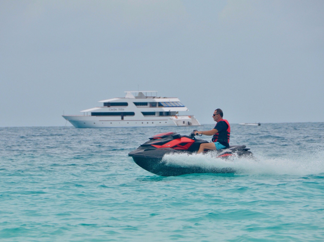 Adventure Watersports Dhigurah-迪古拉赫岛必去景点