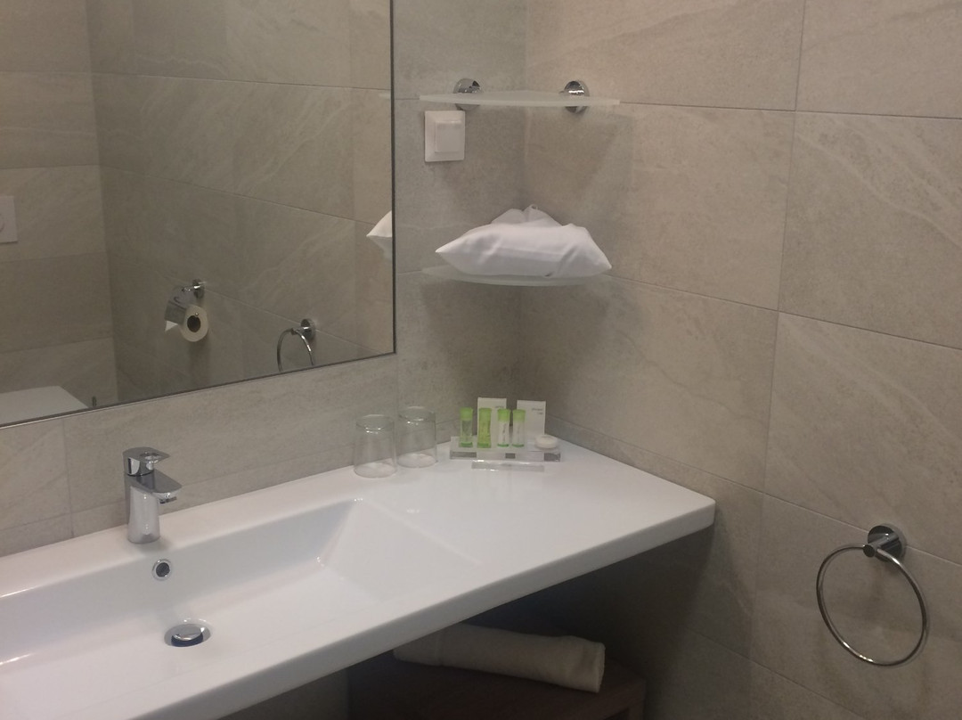 Grid Hotel主图