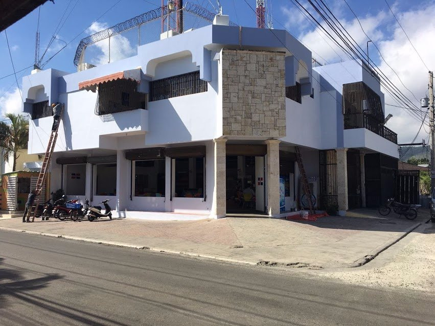 Los Robles Panaderia y Pizzeria